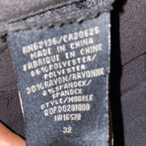 Guess black high waisted satin lined  midi skirt Sz 12 - Picture 12 of 12